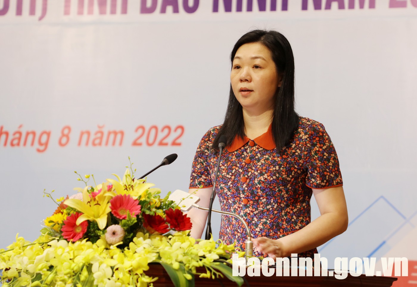 Giám đốc Sở Thông tin và Thông tin Nguyễn Thị Lệ Tuyết phát biểu tại Hội thảo.